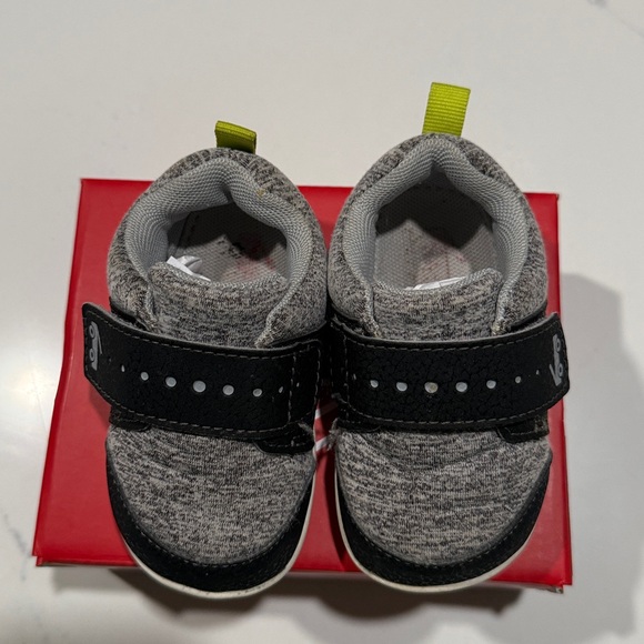 See Kai Run Black and Gray Baby Shoes - Picture 3 of 6